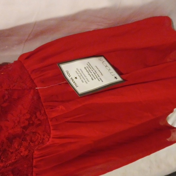 Speechless Juniors Red Sequined Halter Above the Knee Party Dress, Size 9 - Picture 4 of 7
